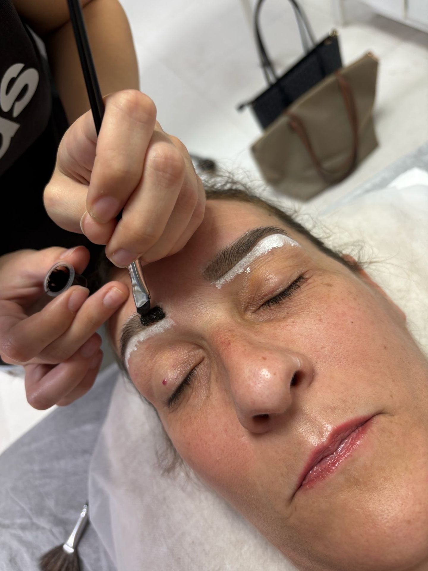 Aplicación de tinte · cejas