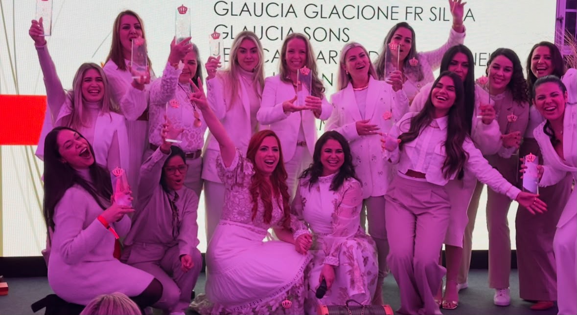 Premiación de Glaucia Sans en Londres 4